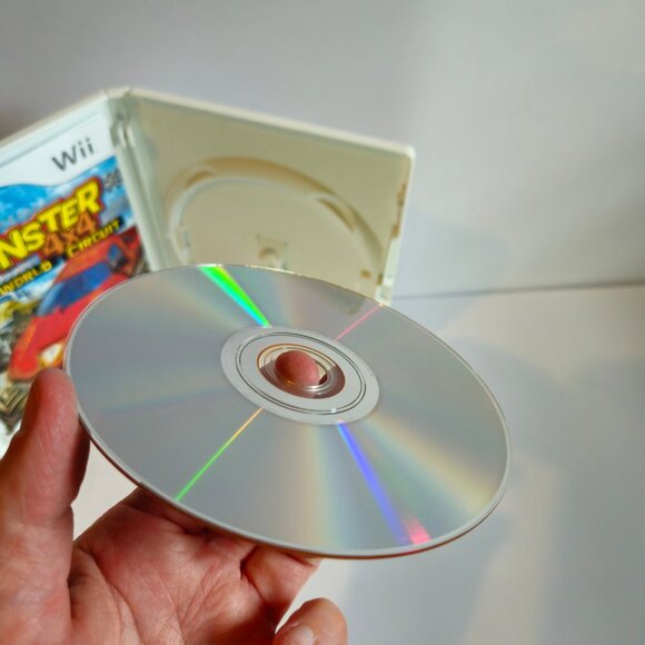 Wii Monster 4x4 World Circuit Video Game - Picture 4 of 4